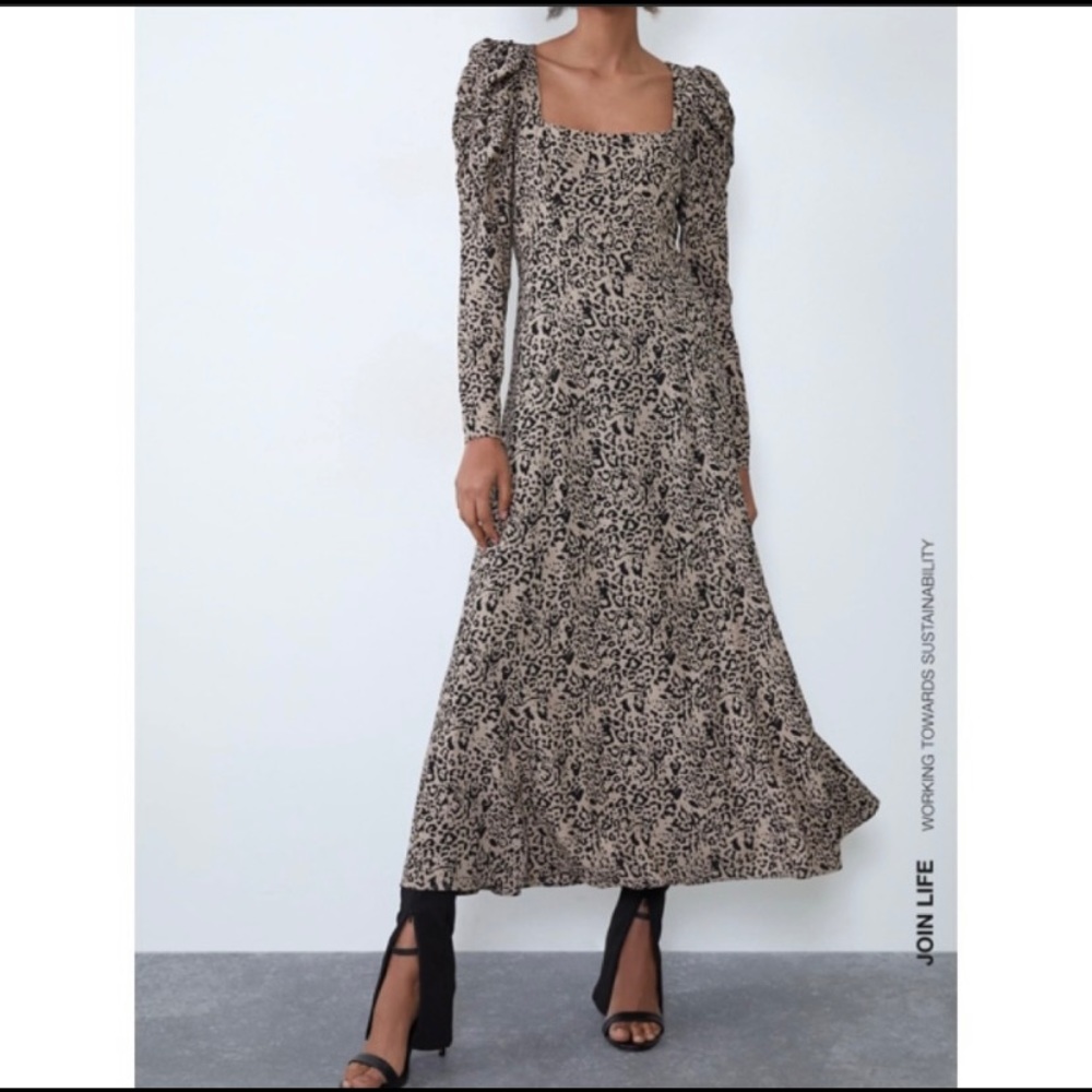 Zara Black and Cream Long Sleeve Dress